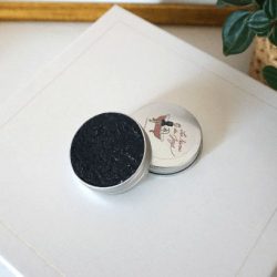 Nouveau : du charbon pour blanchir vos dents !