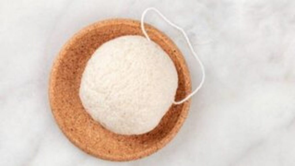 Comment utiliser une éponge konjac ?