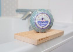 Quel shampoing solide pour cheveux gris ?