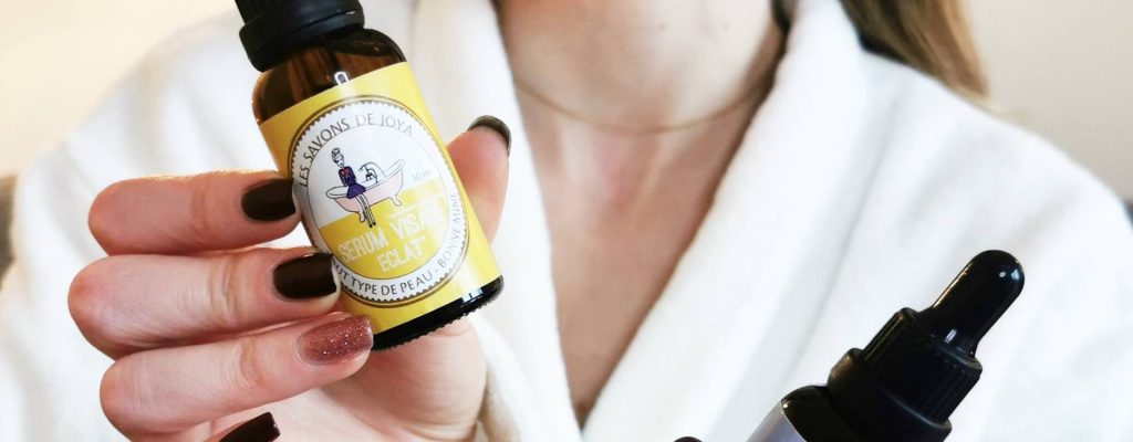 Pourquoi est-il bénéfique d’utiliser un sérum pour le visage au quotidien