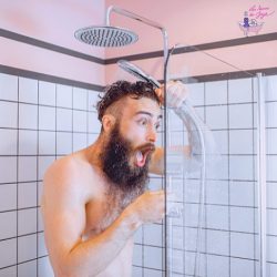 Vrai ou faux : l’eau froide est-elle conseillée pour les cheveux ?