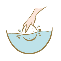 <p>Après utilisation, nettoyez et rincez bien votre éponge de konjac et rangez-la dans un endroit sec et propre</p>